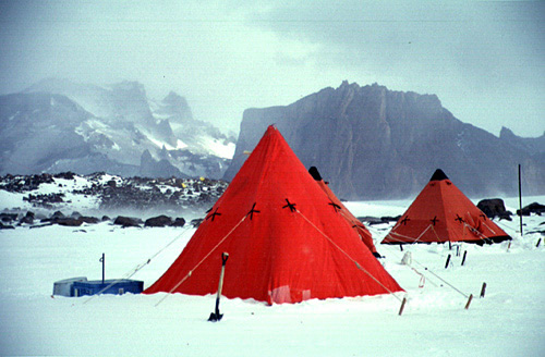 Geländecamp der BGR in der Antarktis
